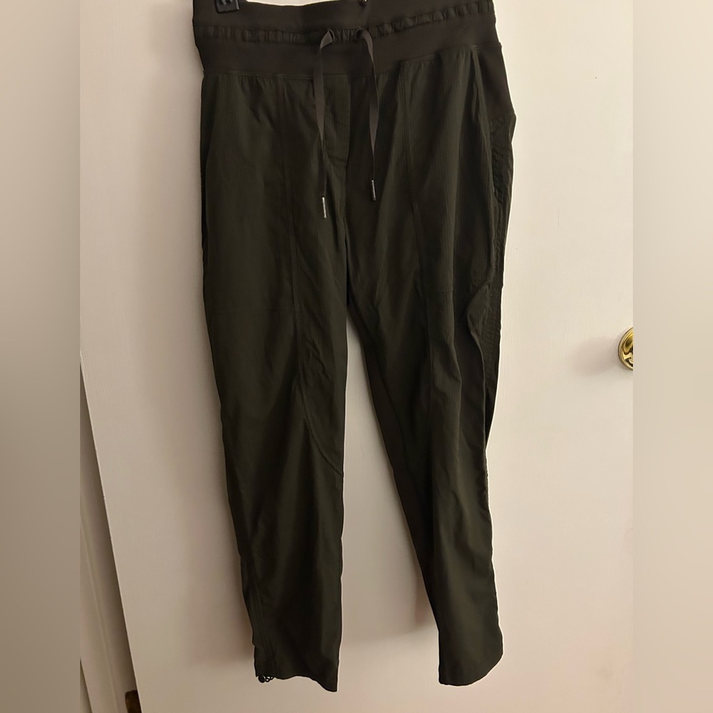 Lululemon Dance Studio Pant - army green size 4